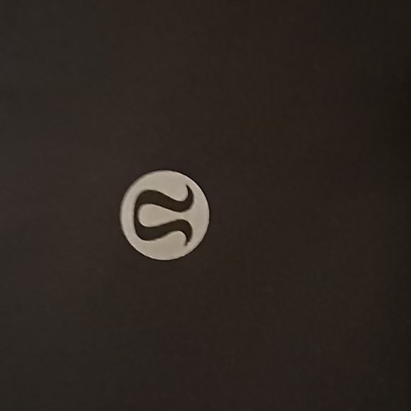 Lululemon Twist & Train Crop (19") - Picture 7 of 10